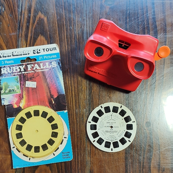 Classic 3D View Master And Tennnesee Reels - Vibrant Red Collectable Toy - Picture 1 of 5